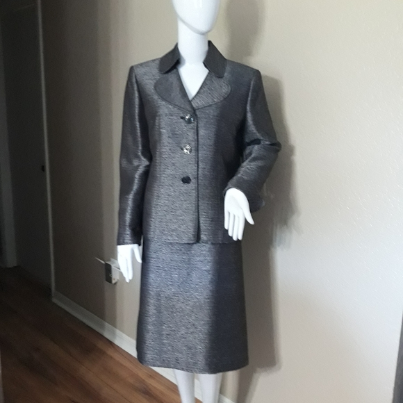 Kasper Dresses & Skirts - Kasper skirt set